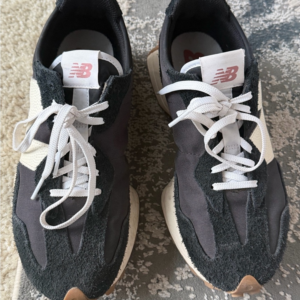 New Balance unisex Black and Cream Sneakers - Picture 8 of 8